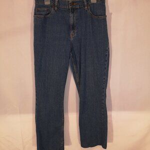 L.L. Bean Ladies Size 16 Classic Fit Straight Leg Medium Wash  Blue Jeans